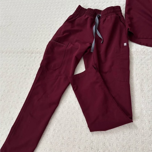 Figs Scrub Set - Picture 2 of 7